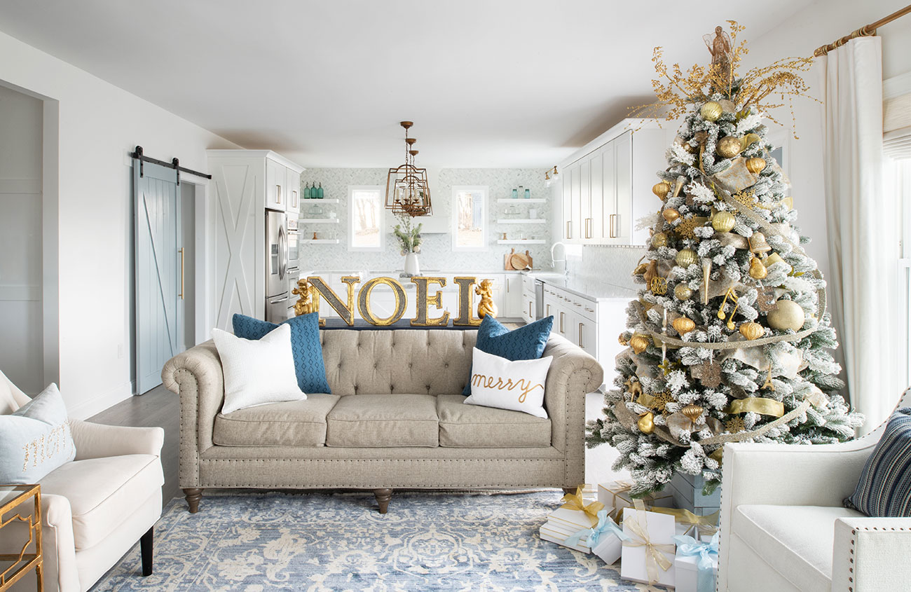 Christmas Decorating With Blue & White